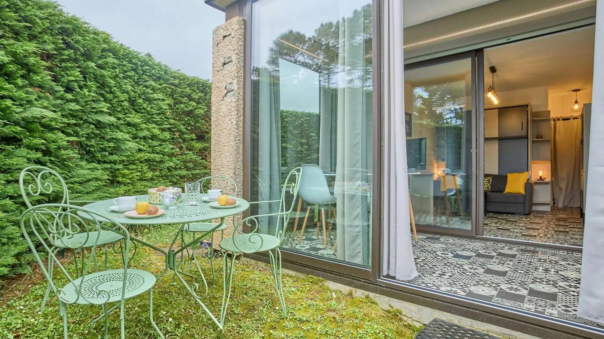 T1 Cosy, Veranda Sans Vis-A-Vis, Parking, Wifi - Fr-1-841-65 باربوتان ليه ثيرميس شقة باربوتان ليه ثيرميس